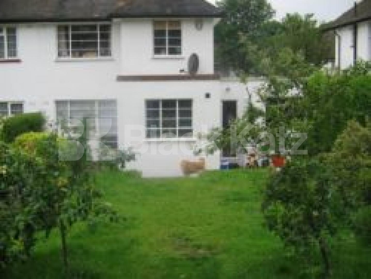 			GREAT LOCATION!!!, 4 Bedroom, 1 bath, 1 reception Terraced House			 Ludlow Way, HAMPSTEAD GARDEN SUBURB N2